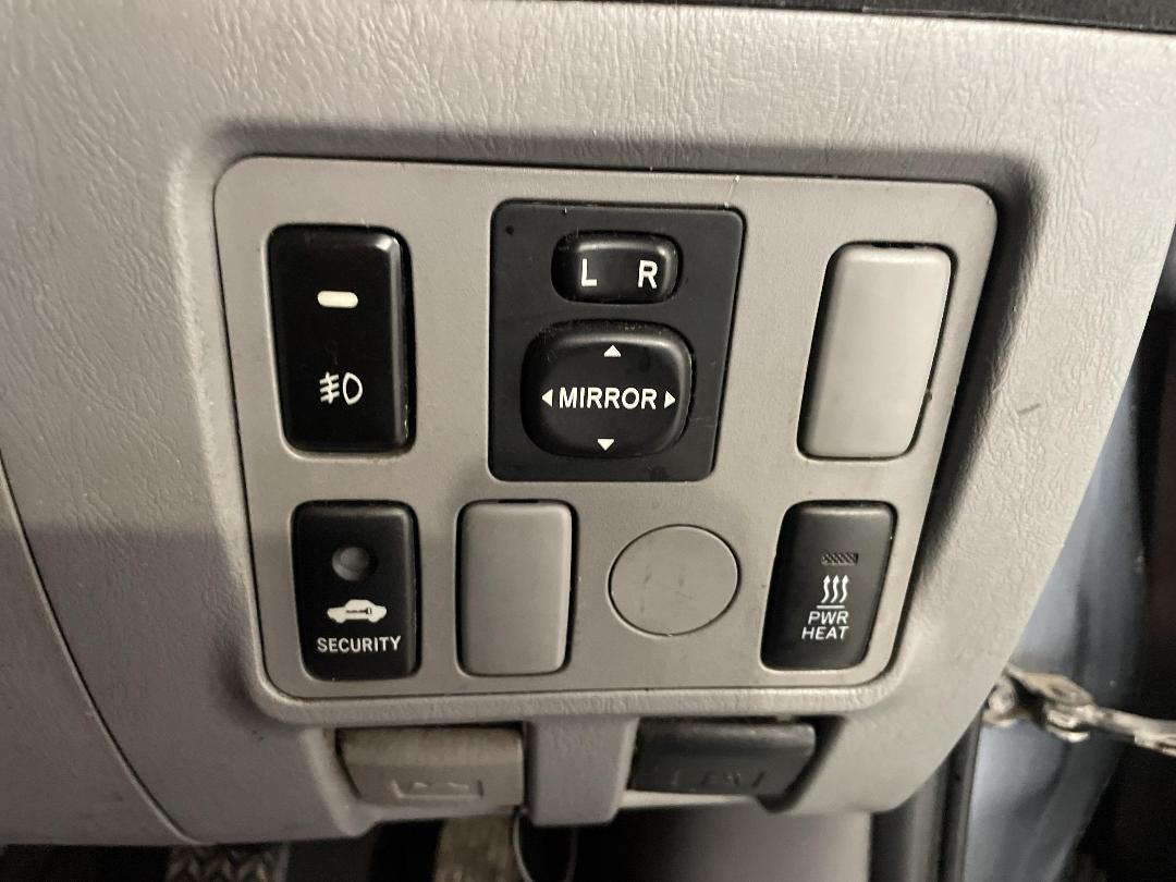 Photo '24' of Toyota Hilux