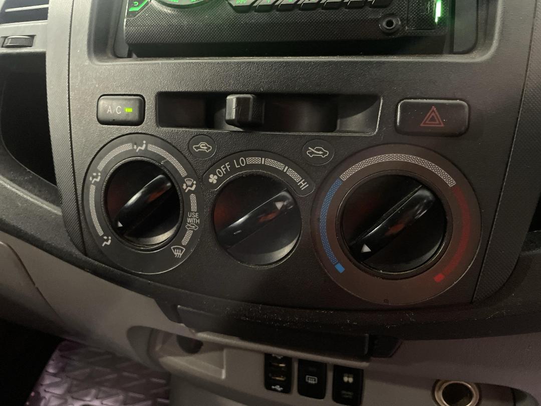 Photo '27' of Toyota Hilux