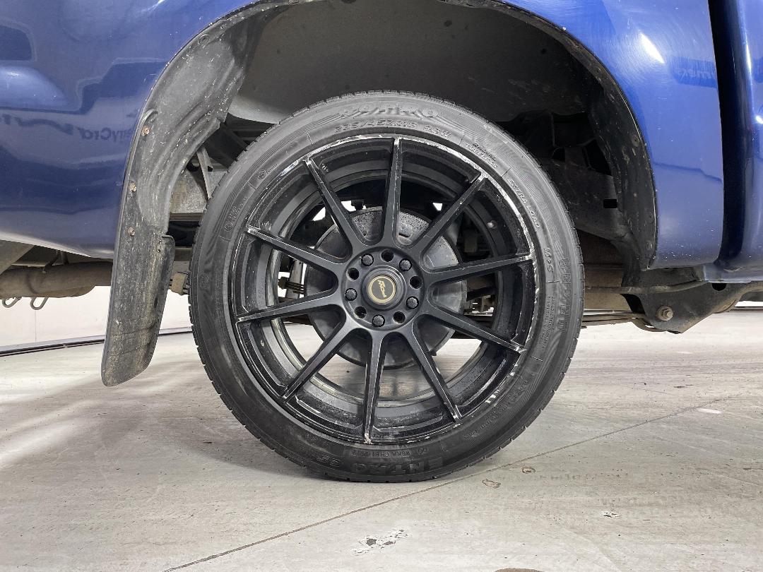 Photo '12' of Toyota Hilux