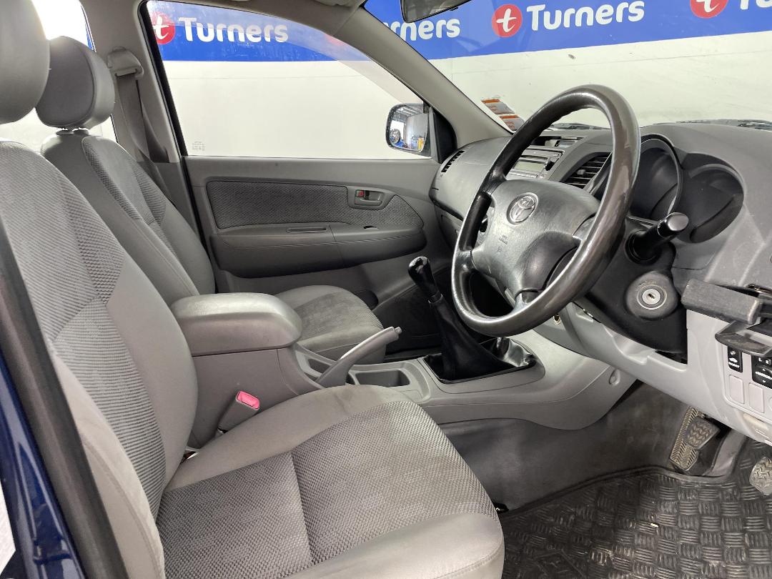 Photo '16' of Toyota Hilux