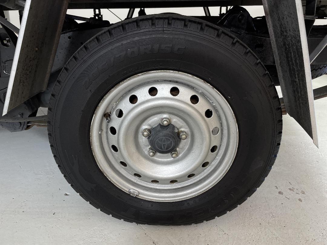 Photo '11' of Toyota Hilux