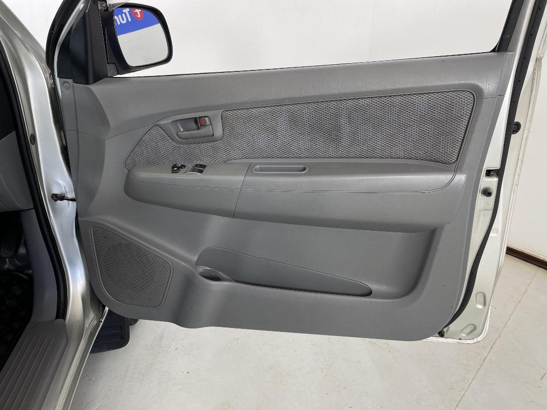 Photo '15' of Toyota Hilux