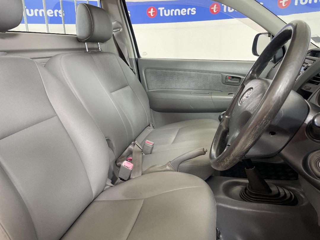 Photo '16' of Toyota Hilux