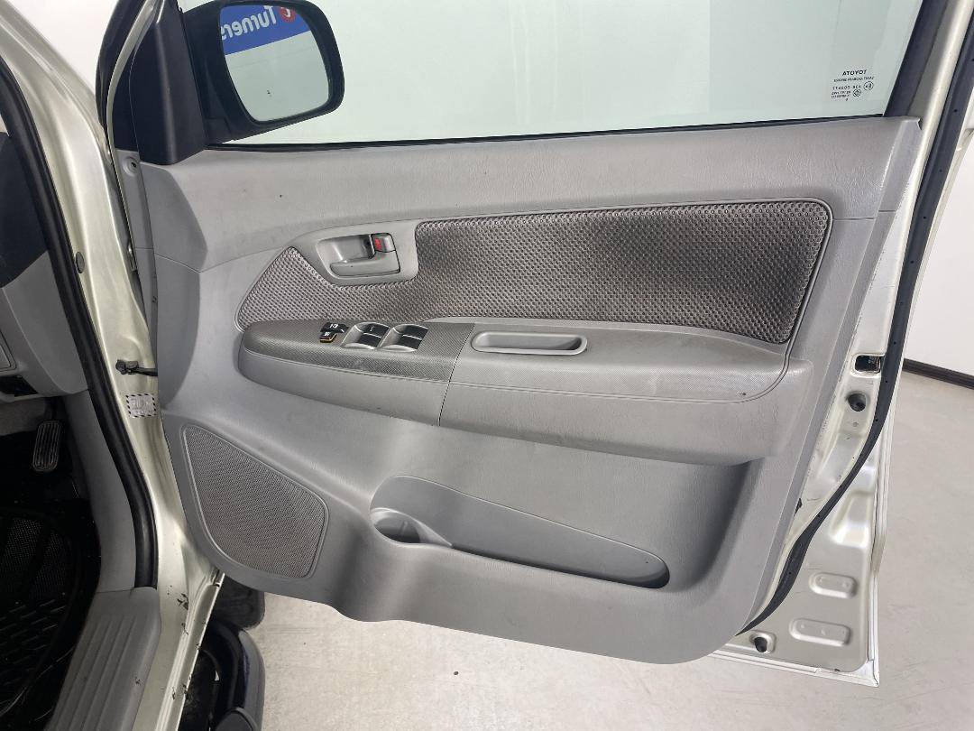 Photo '15' of Toyota Hilux Photo '15' of Toyota Hilux