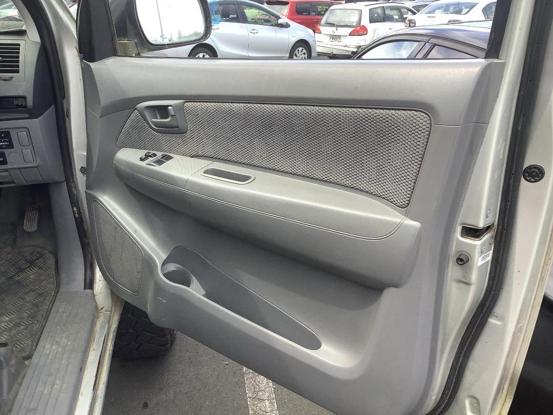 Photo '9' of Toyota Hilux TD X/C C/C