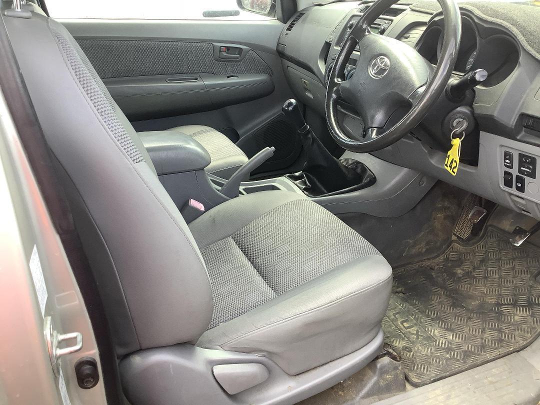 Photo '11' of Toyota Hilux TD X/C C/C