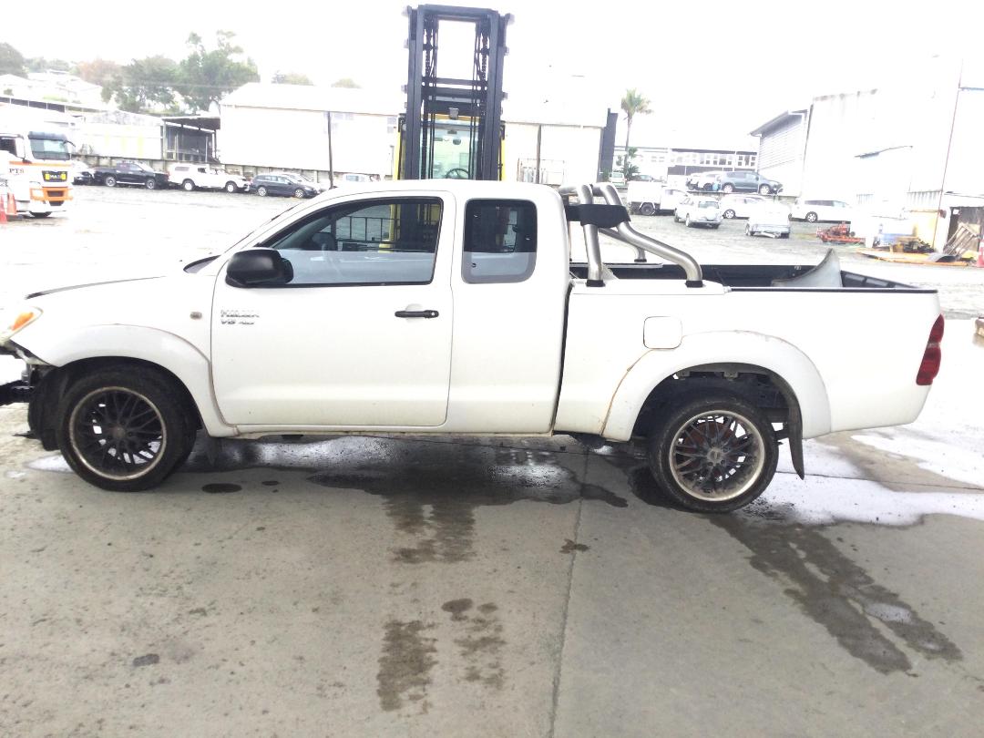 Photo '4' of Toyota Hilux Extra CAB Photo '4' of Toyota Hilux Extra CAB