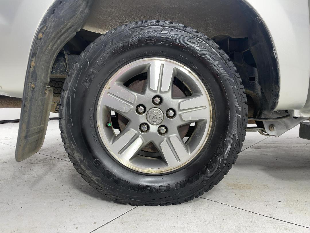 Photo '12' of Toyota Hilux