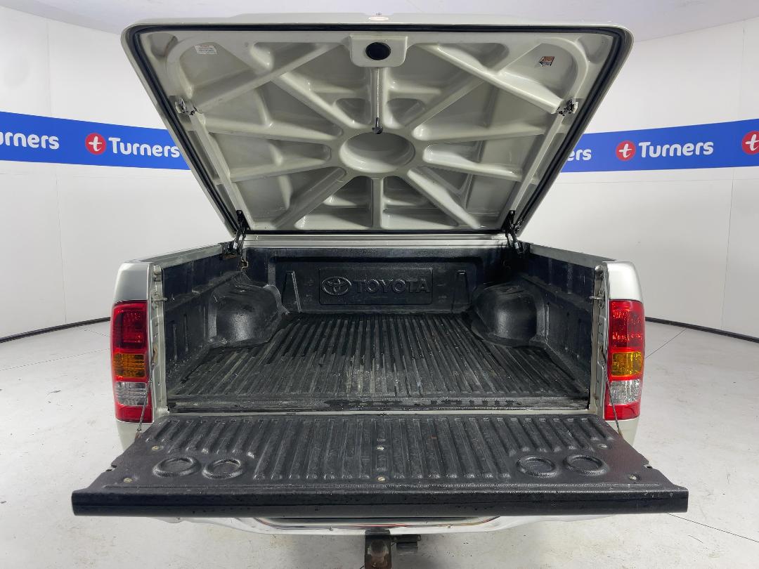 Photo '14' of Toyota Hilux