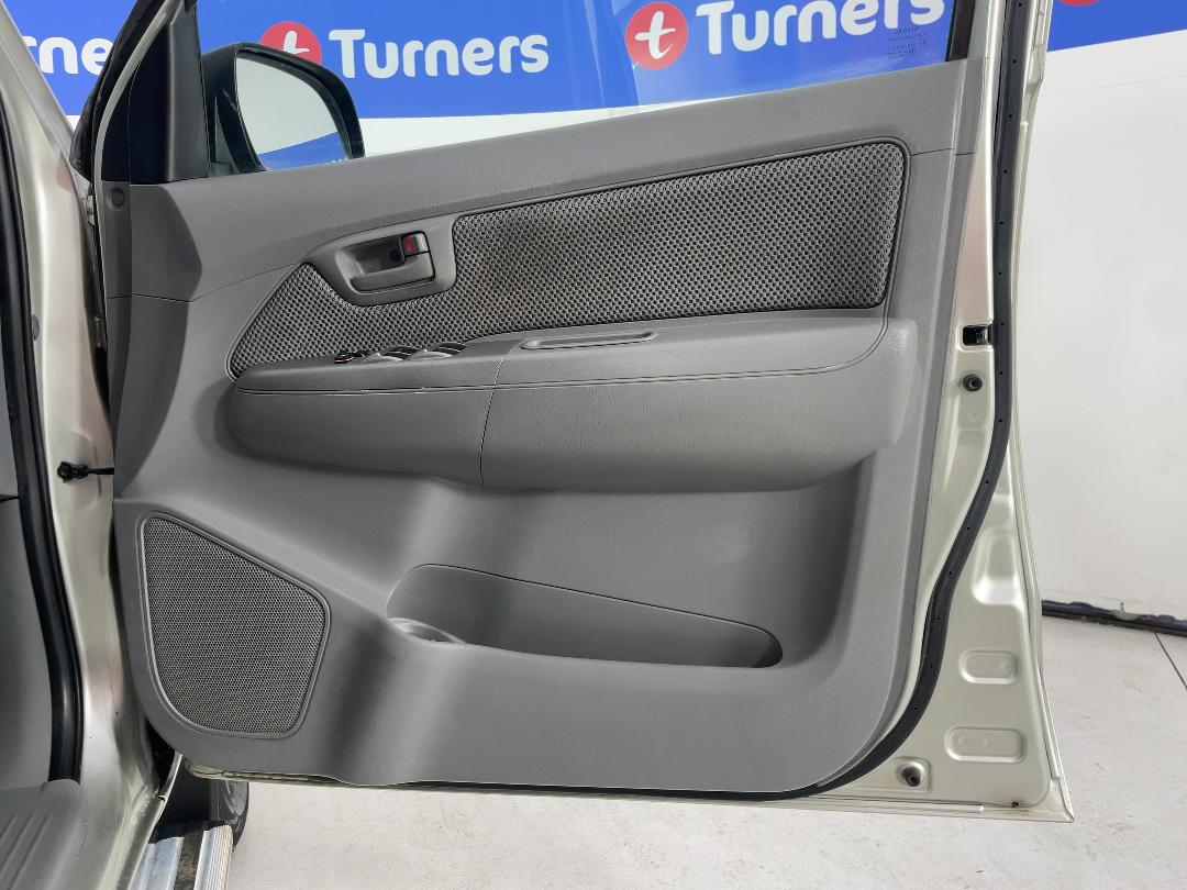 Photo '15' of Toyota Hilux