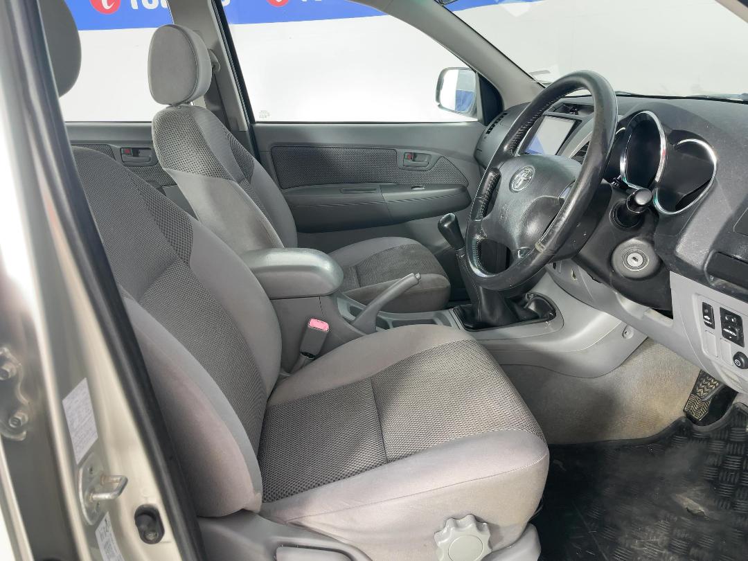 Photo '16' of Toyota Hilux