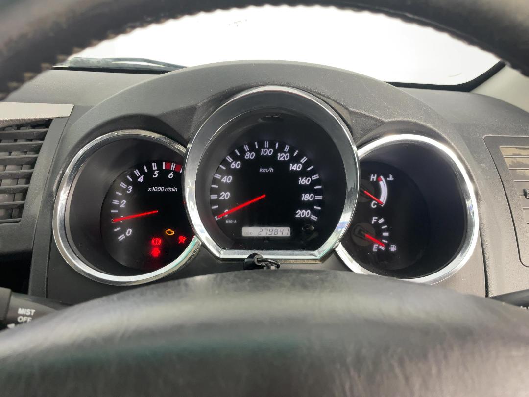 Photo '21' of Toyota Hilux