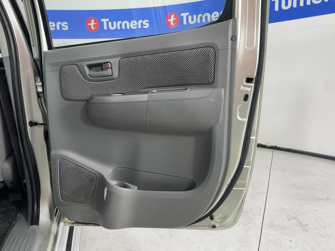 Photo '19' of Toyota Hilux