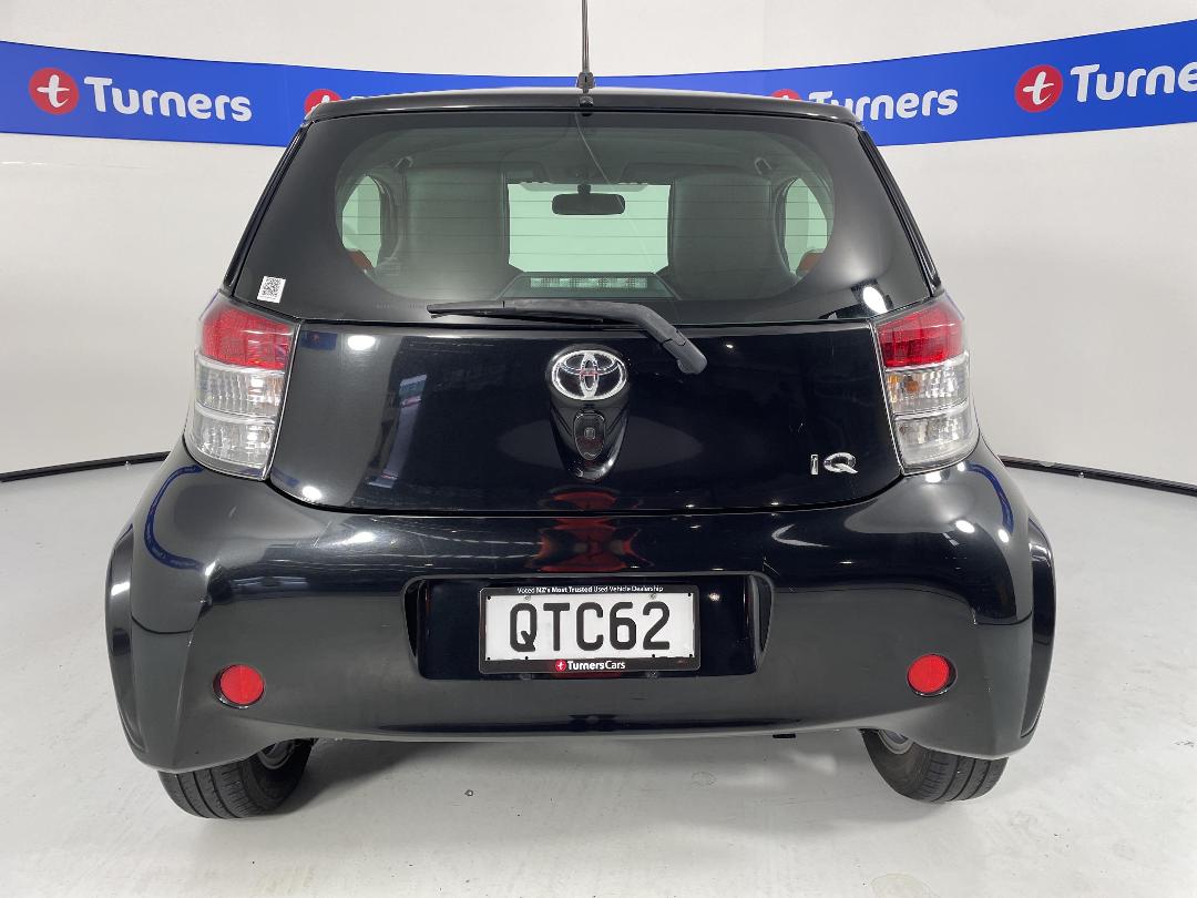 Photo '6' of Toyota IQ