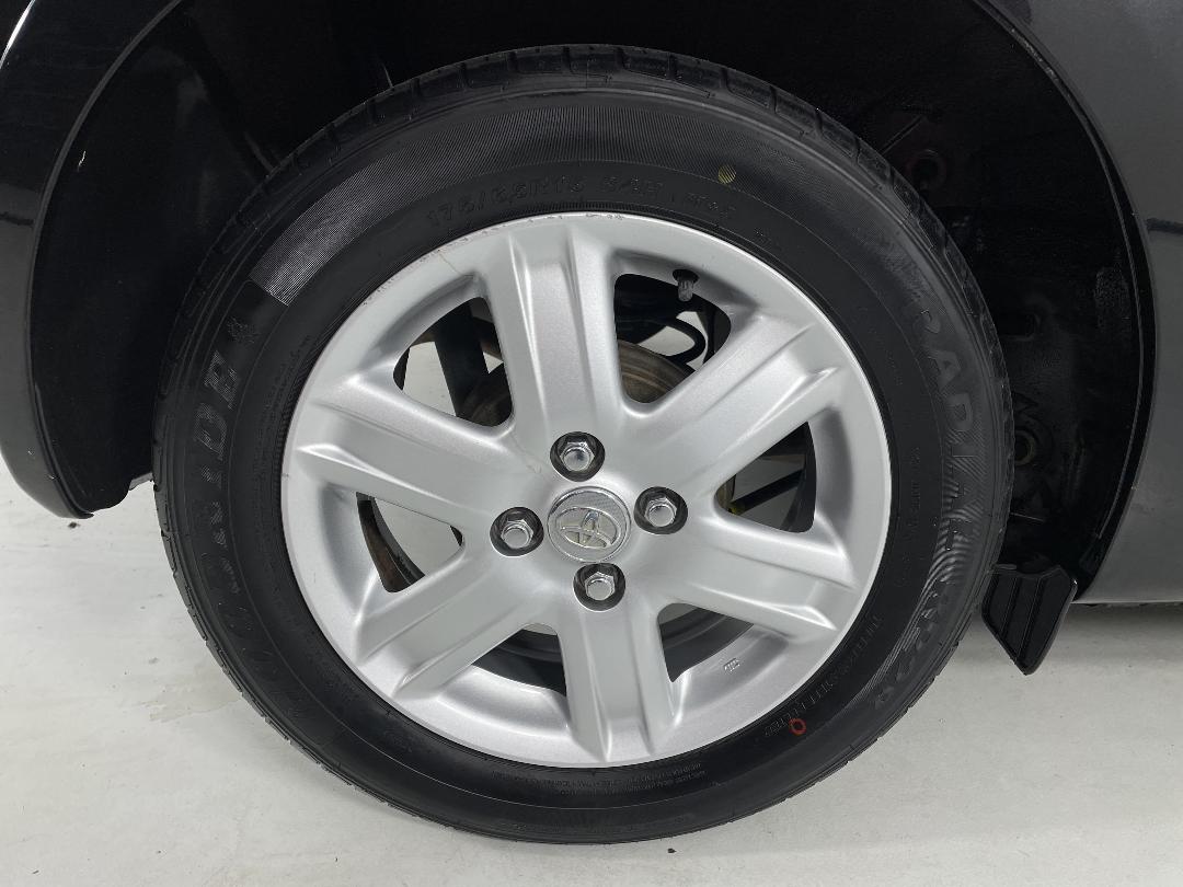 Photo '12' of Toyota IQ