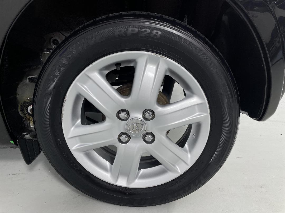 Photo '11' of Toyota IQ