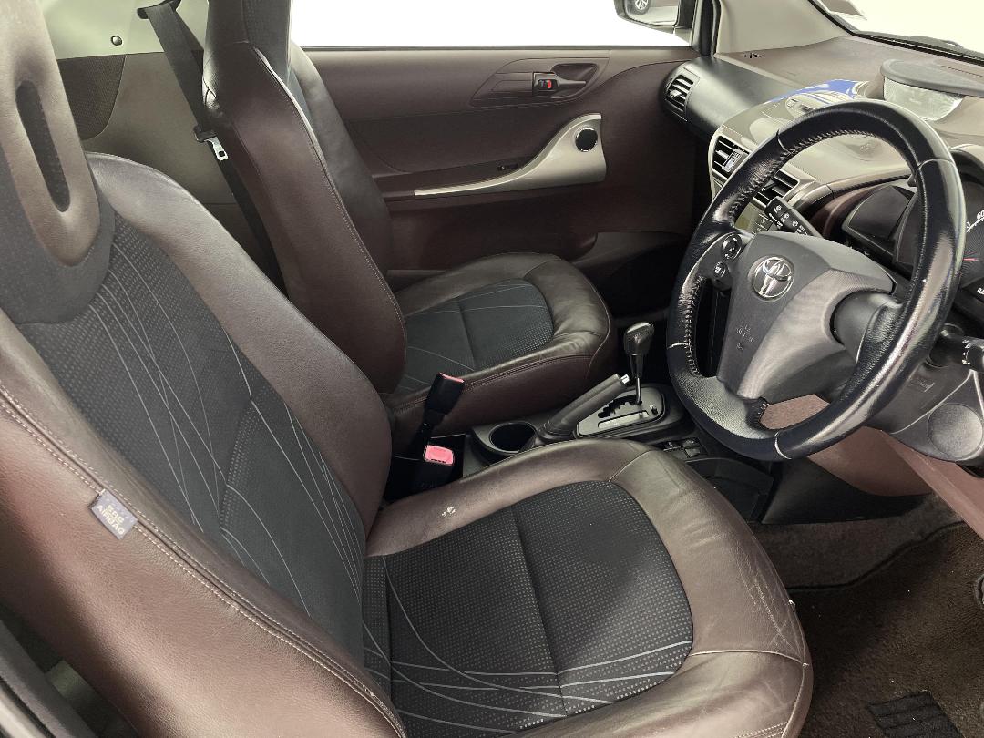 Photo '16' of Toyota IQ