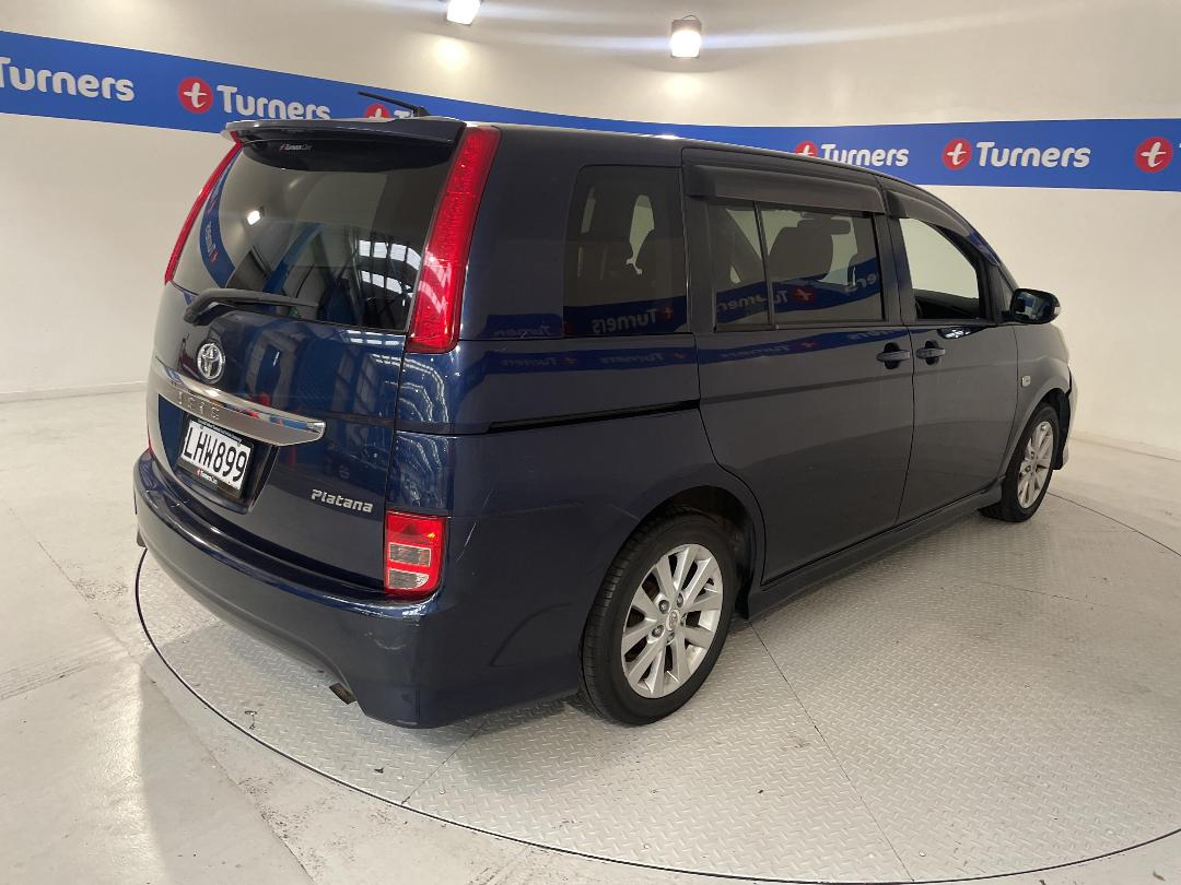 Photo '7' of Toyota Isis