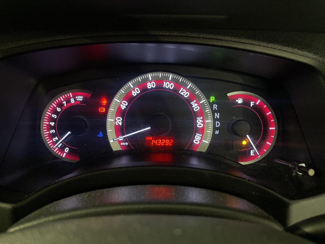 Photo '21' of Toyota Isis