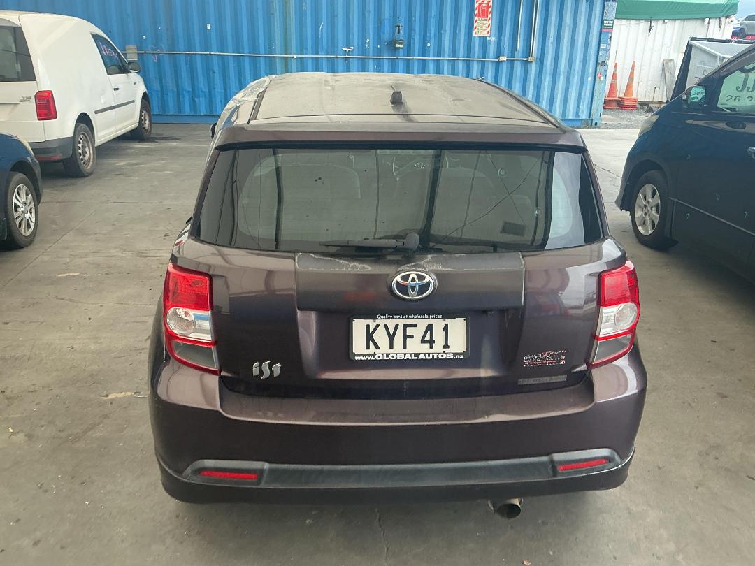 Photo '12' of Toyota IST