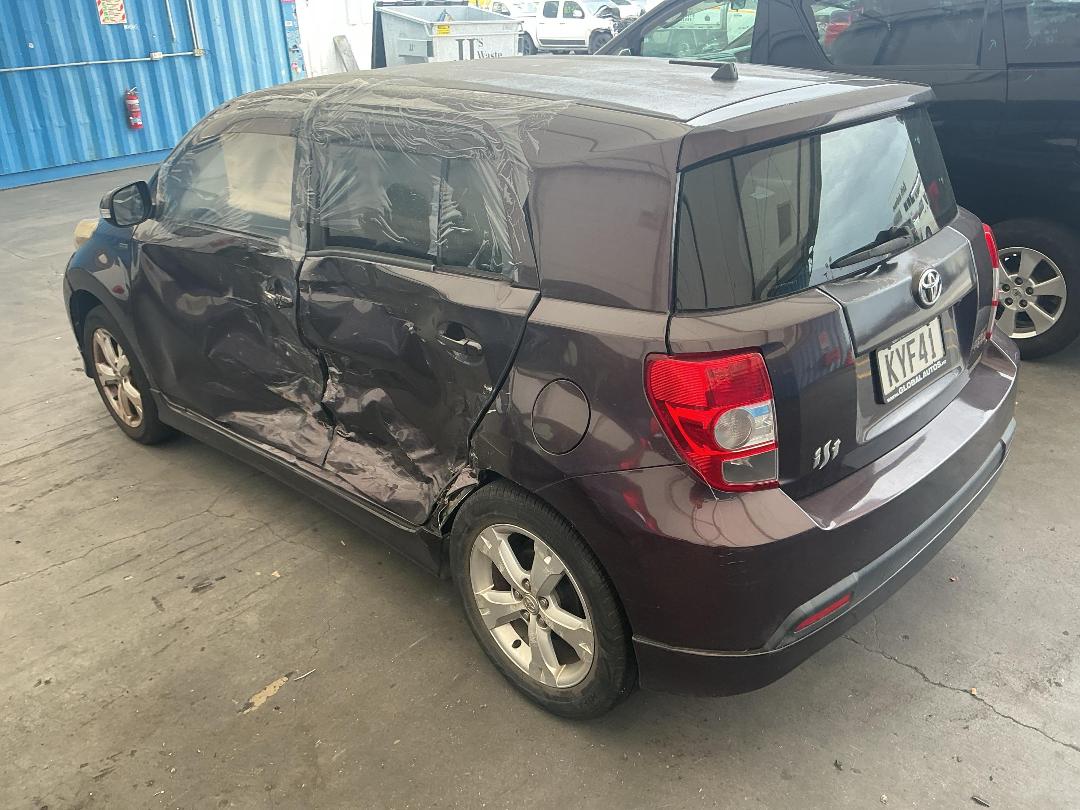 Photo '10' of Toyota IST