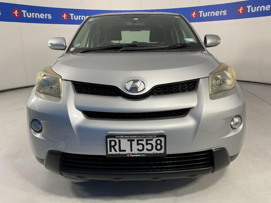 Photo '2' of Toyota IST Photo '2' of Toyota IST