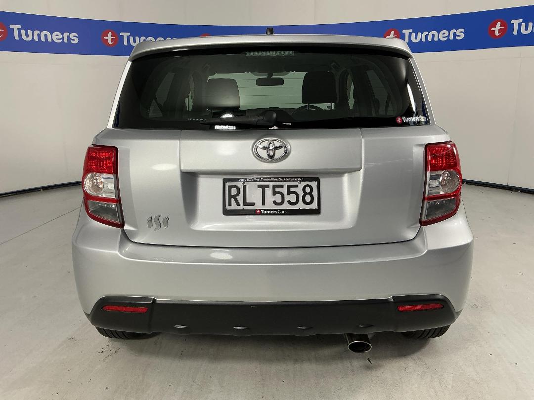 Photo '6' of Toyota IST Photo '6' of Toyota IST