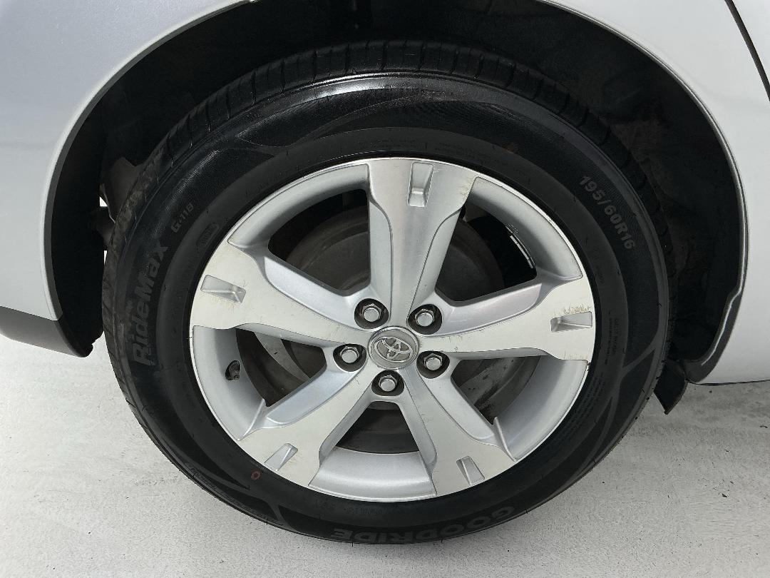 Photo '12' of Toyota IST Photo '12' of Toyota IST