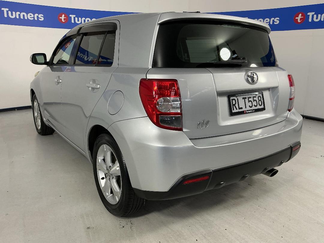 Photo '5' of Toyota IST Photo '5' of Toyota IST