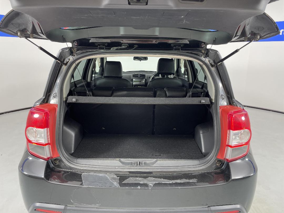 Photo '14' of Toyota IST