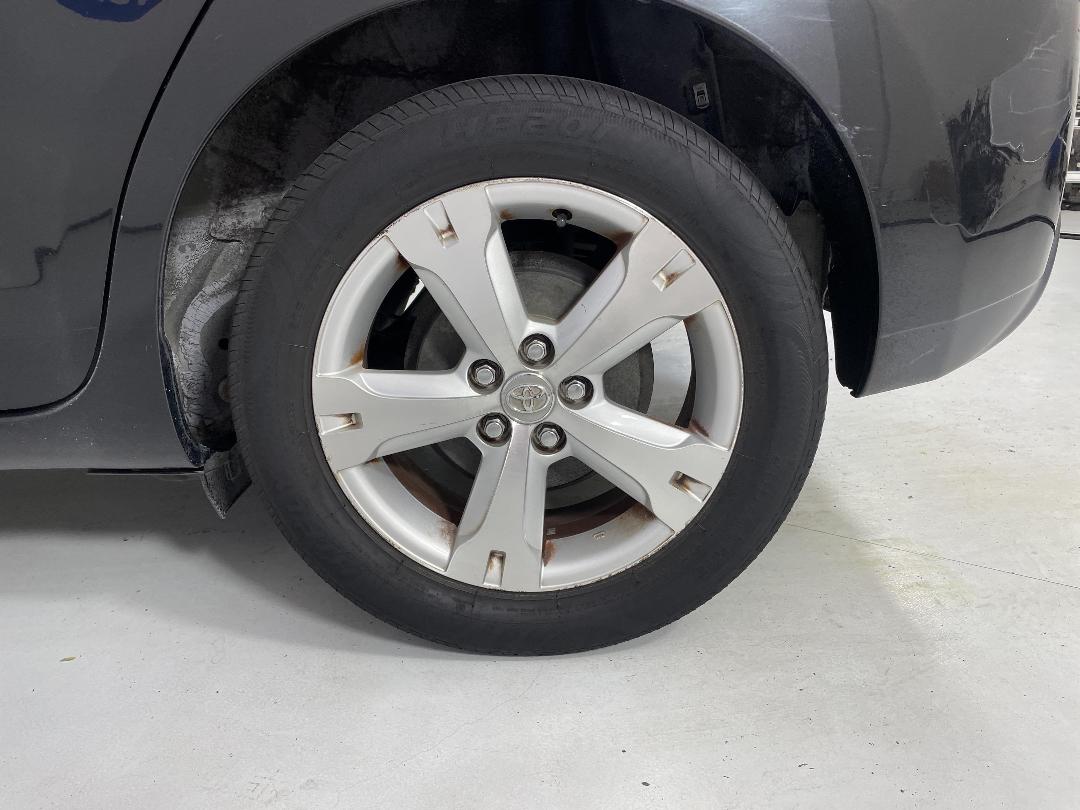 Photo '11' of Toyota IST