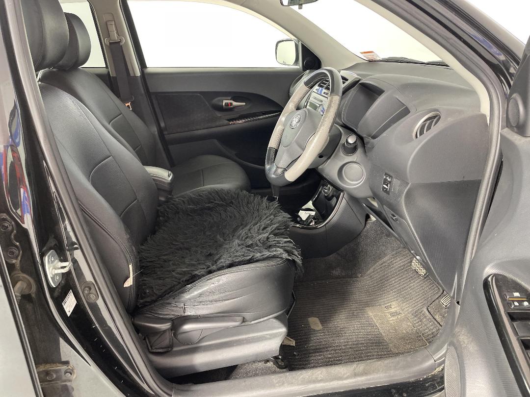 Photo '16' of Toyota IST