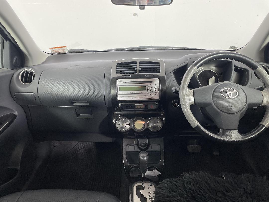 Photo '17' of Toyota IST