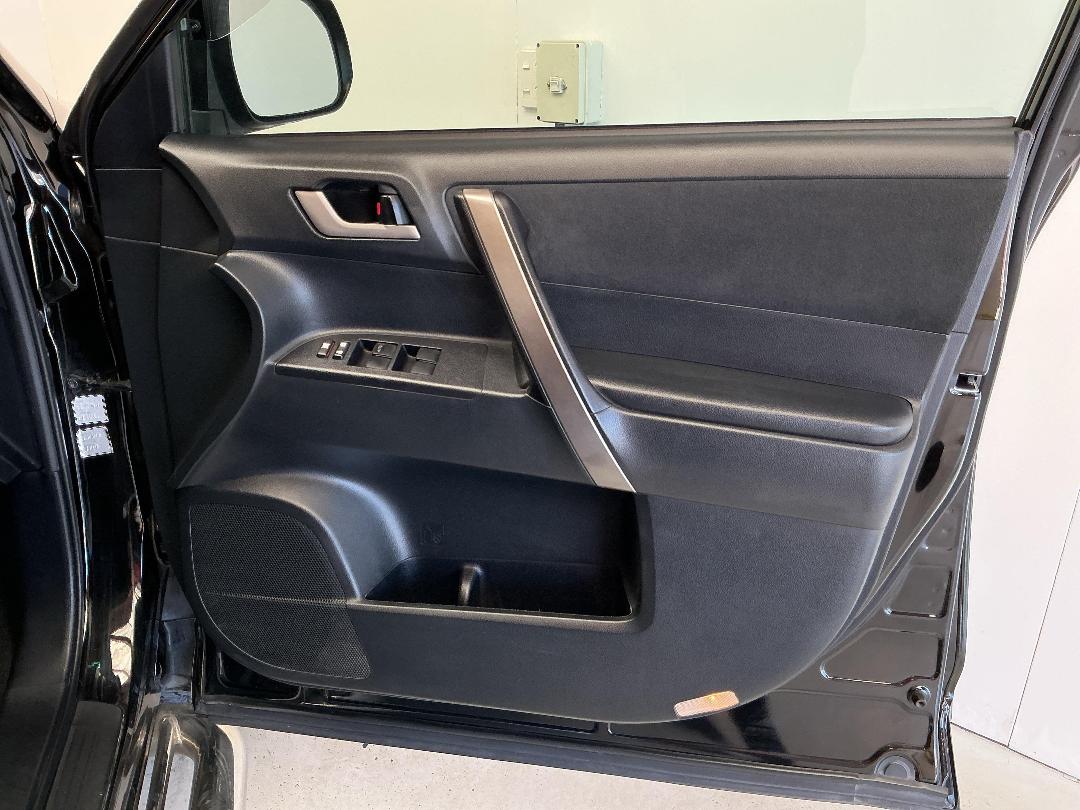 Photo '15' of Toyota Kluger