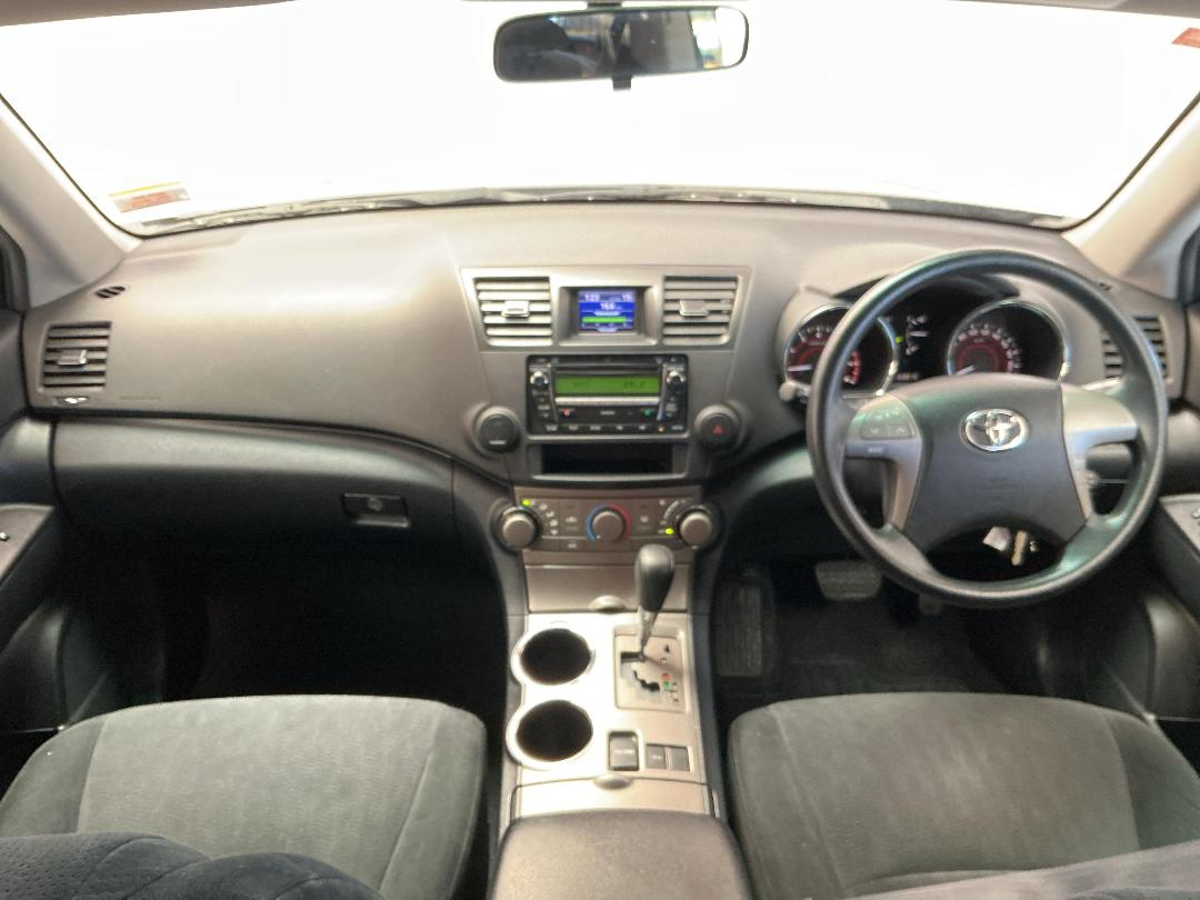 Photo '17' of Toyota Kluger