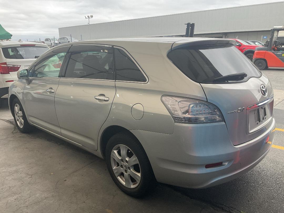 Photo '4' of Toyota Markx ZIO