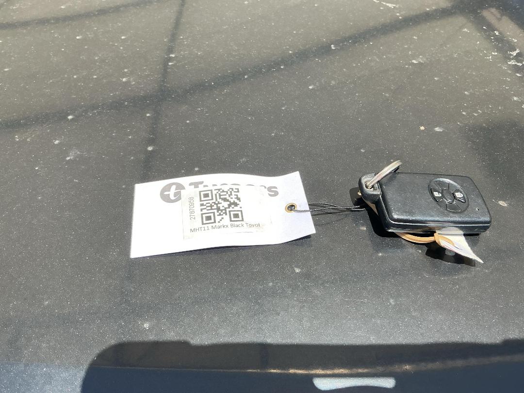 Photo '18' of Toyota Markx ZIO