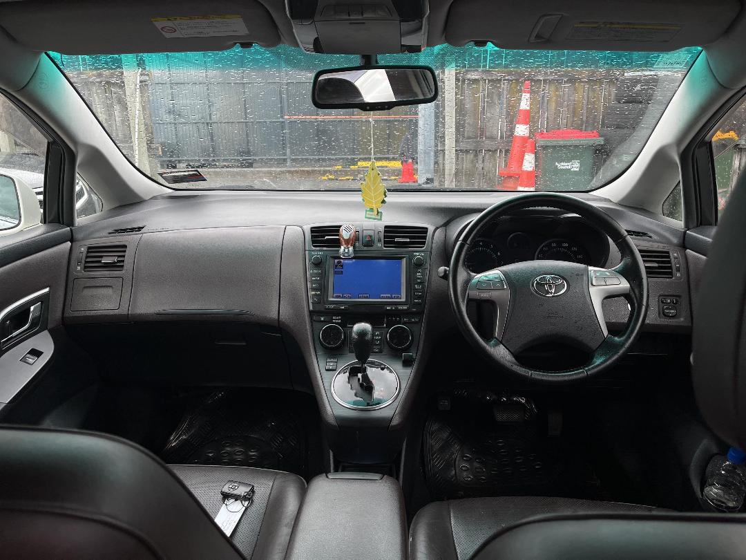 Photo '15' of Toyota Markx ZIO