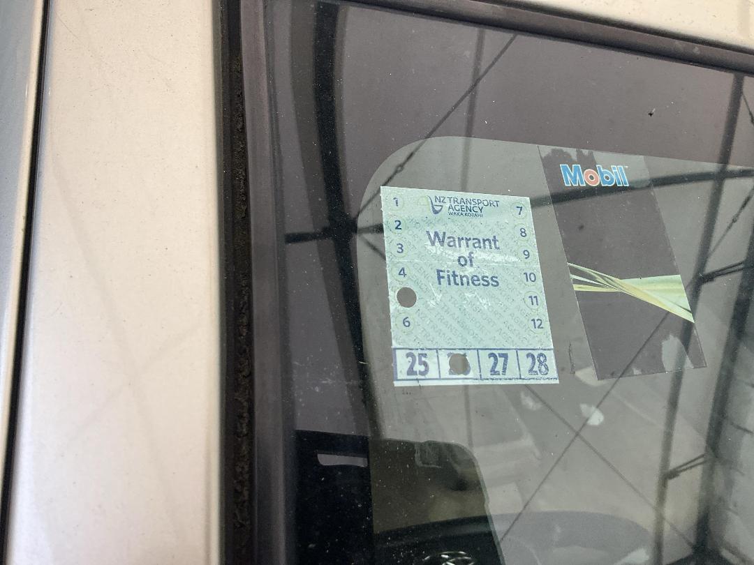 Photo '11' of Toyota Passo