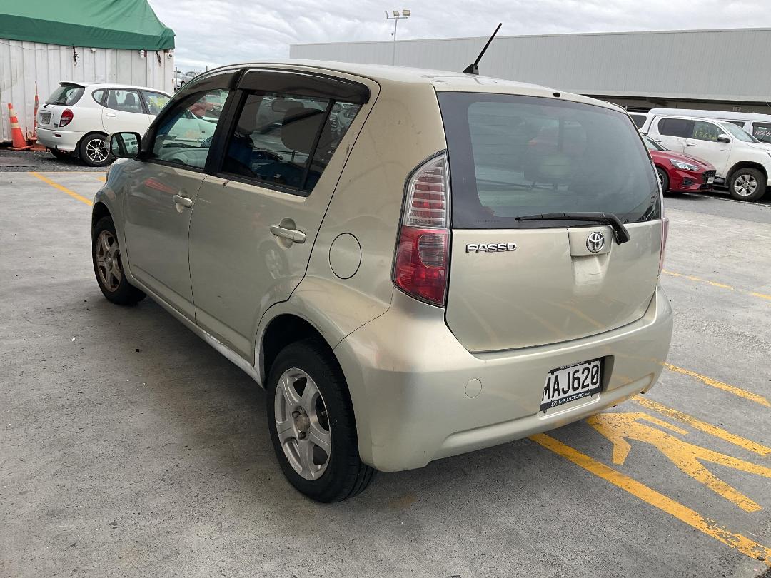 Photo '10' of Toyota Passo