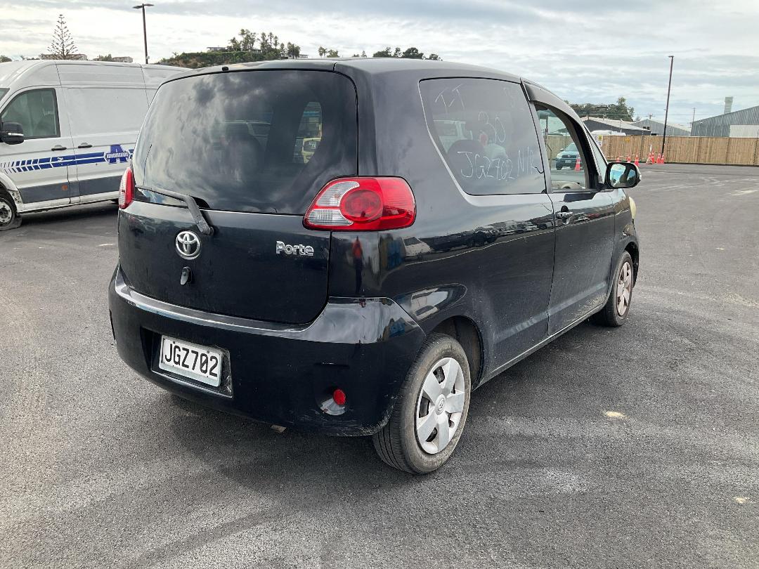 Photo '2' of Toyota Porte Photo '2' of Toyota Porte
