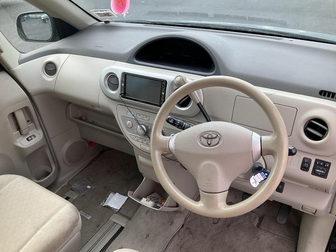 Photo '7' of Toyota Porte Photo '7' of Toyota Porte