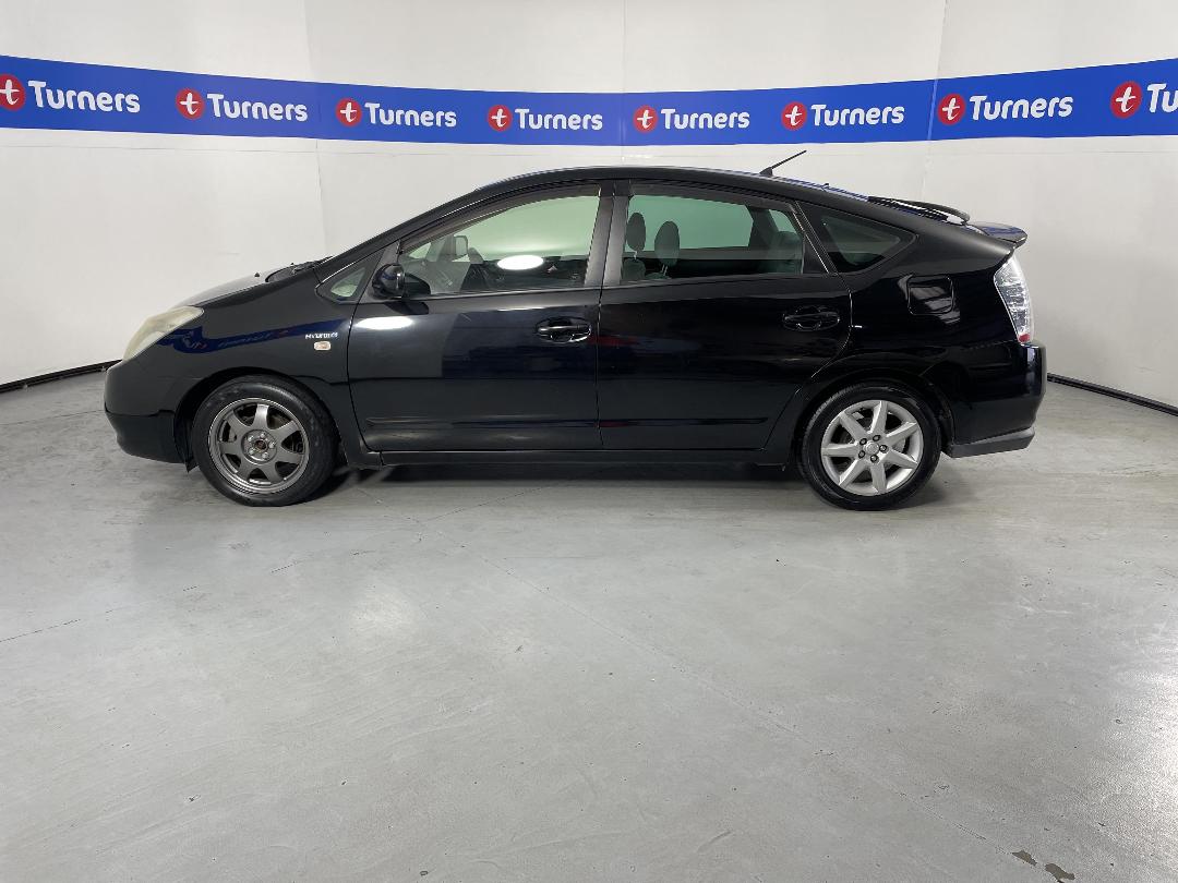 Photo '24' of Toyota Prius Photo '24' of Toyota Prius