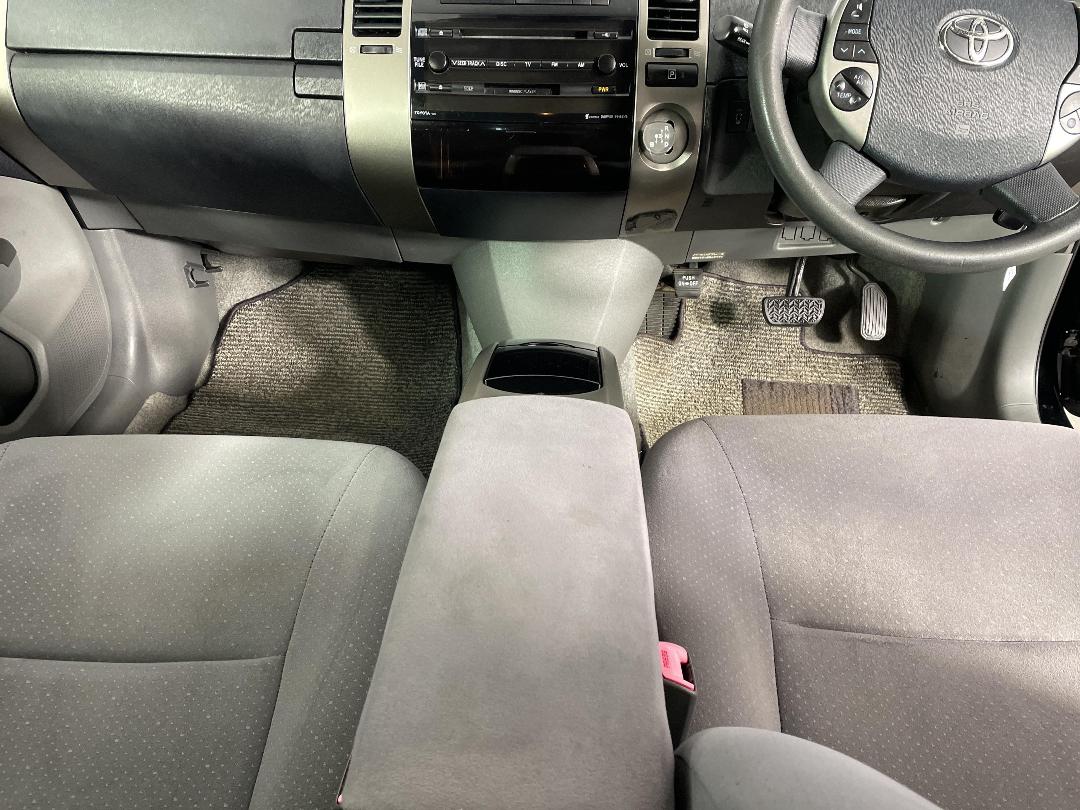 Photo '18' of Toyota Prius Photo '18' of Toyota Prius