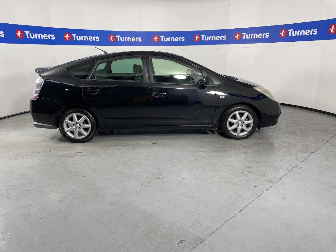 Photo '23' of Toyota Prius Photo '23' of Toyota Prius