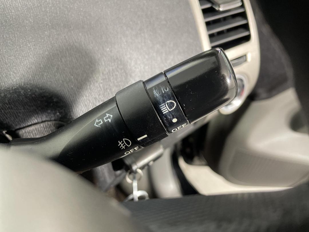 Photo '28' of Toyota Prius Photo '28' of Toyota Prius