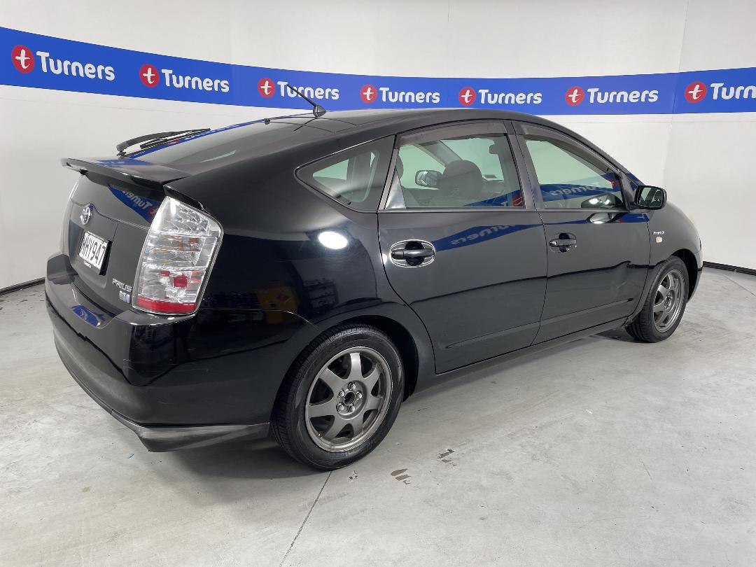 Photo '7' of Toyota Prius