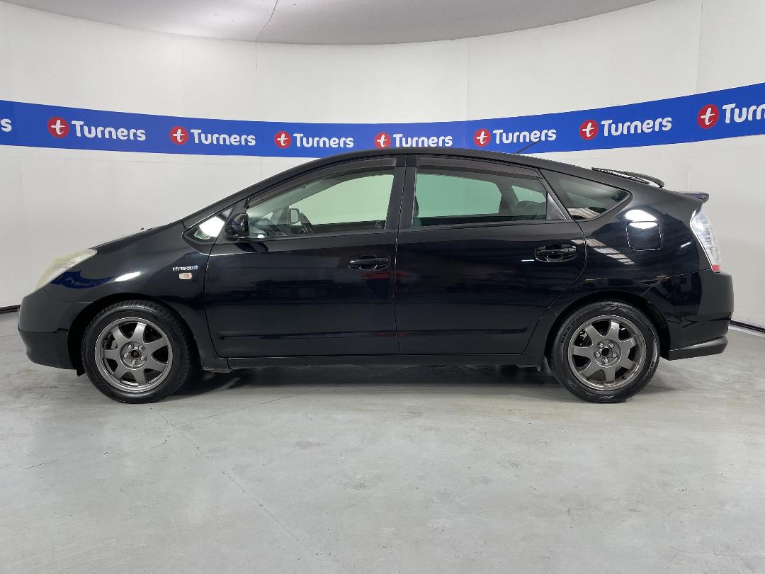 Photo '24' of Toyota Prius