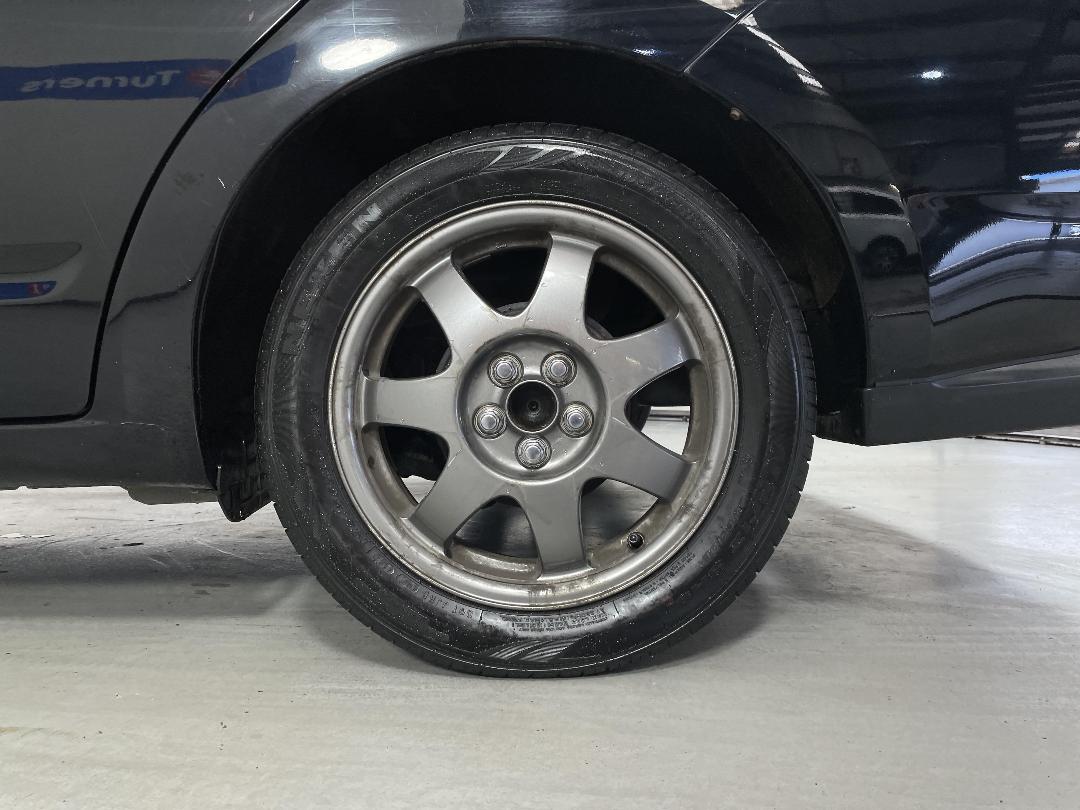 Photo '11' of Toyota Prius