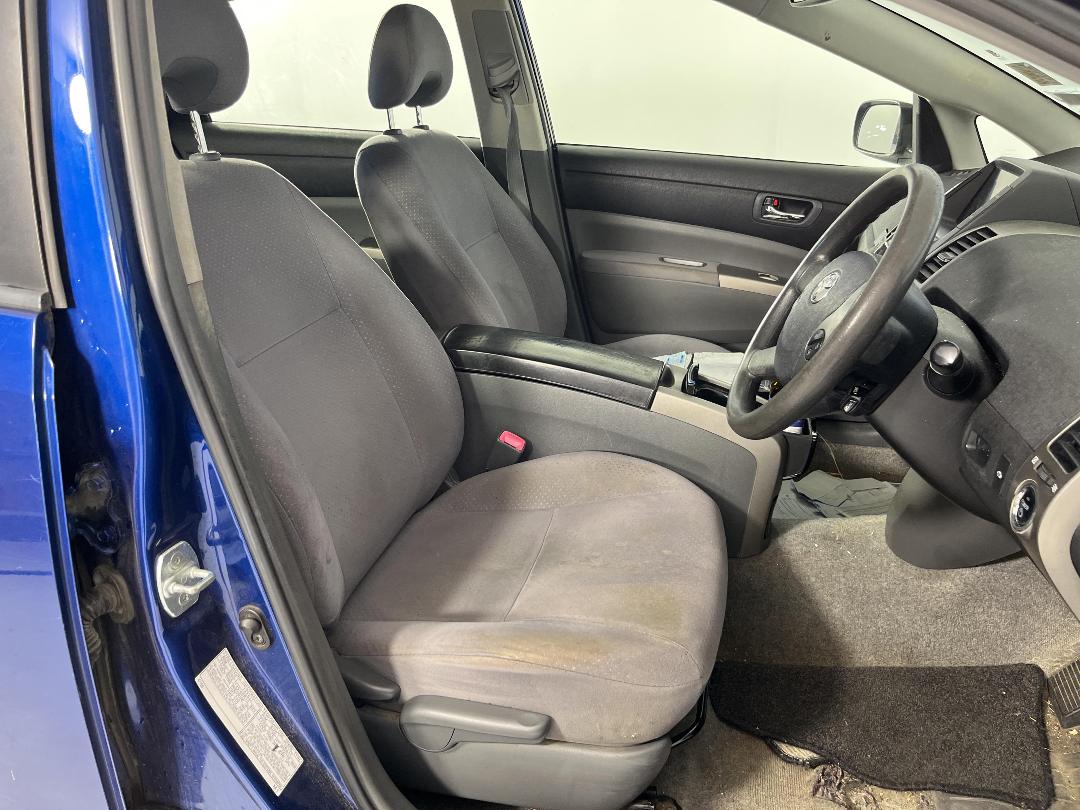 Photo '16' of Toyota Prius